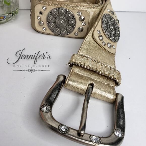 3/$25 Kathy Van Zeeland Faux Leather Studded Belt Size Medium - Picture 3 of 10